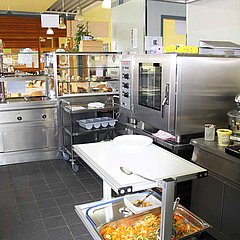 Bild von der Produktionsküche in des AKTIV Werk Wetterau.